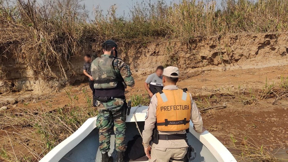 Saber Mas Santa Fe - Incendios en las islas: Prefectura detuvo a 6 personas y secuestró 13 embarcaciones - Saber Mas Santa Fe